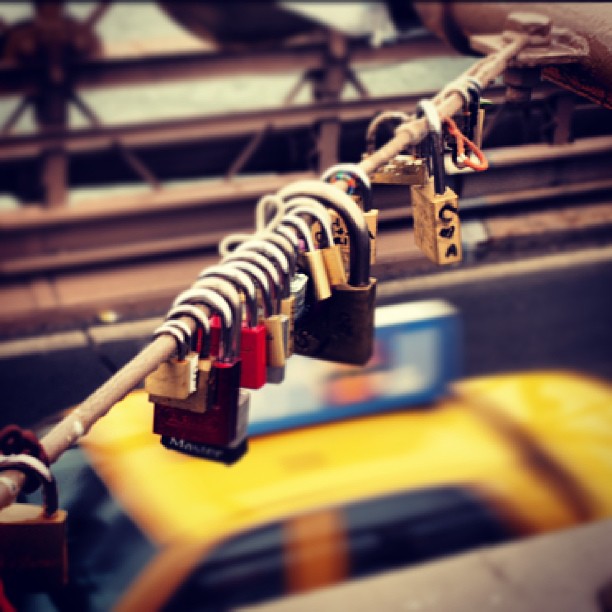 #newyork #locks #taxi #cute #brooklynbridge #before #hurricane #sandy #missit  #bored #lovelocks #olympus