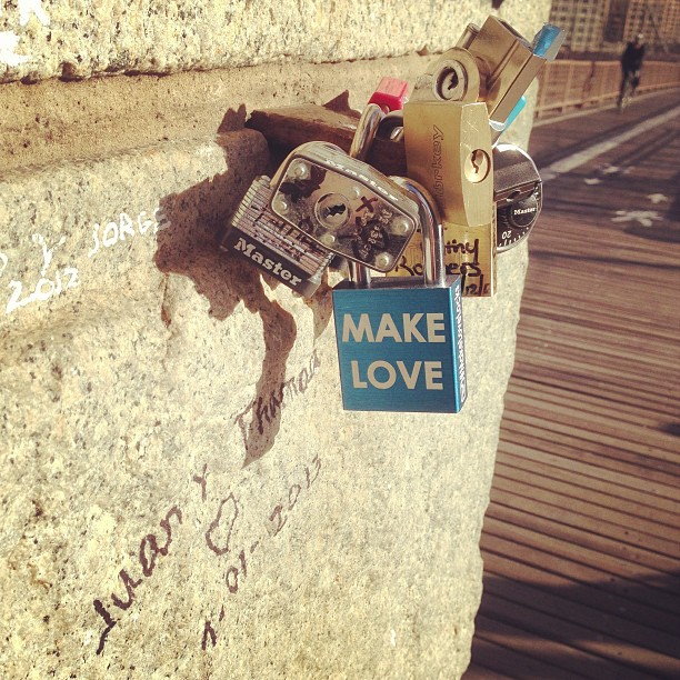 #love #lovelock #masterlock #makelovelocks #brooklyn #brooklynbridge #makelove