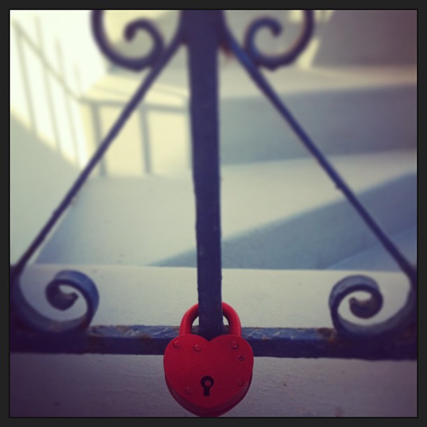 #santorini #oia #sunset #lovelock