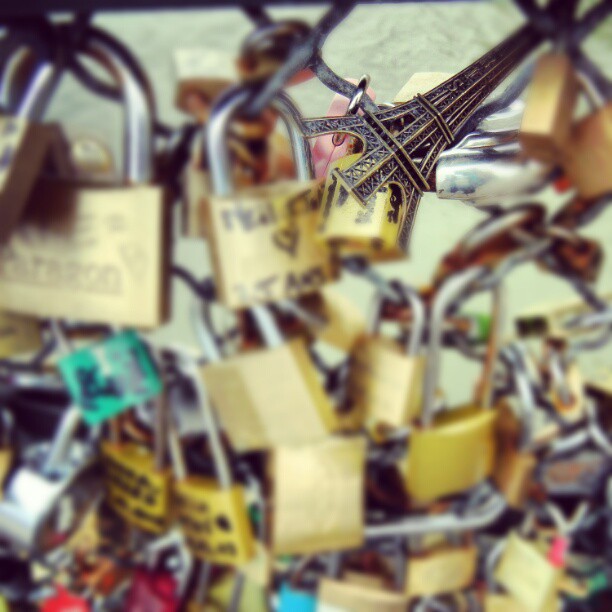 Oh Paris I'll be back soon... #travelbug #lovelocks #goingback