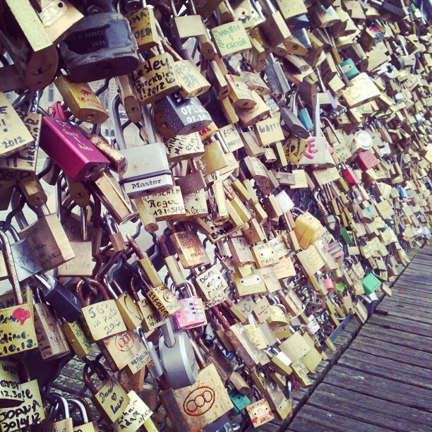 #lovelockbridge #paris