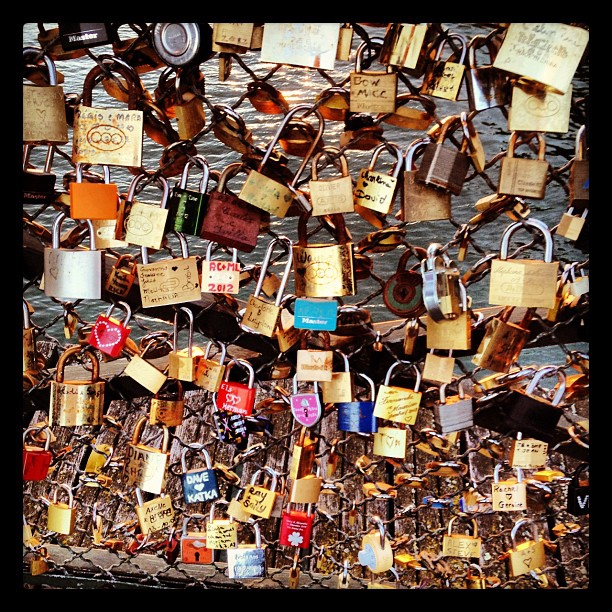 Search us.... Lovelocks # Seine