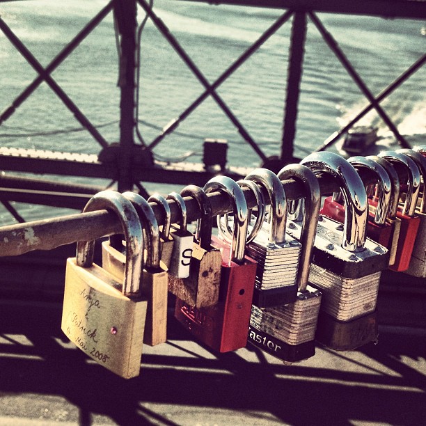 Walking_ 09 #nyc #brooklyn #brooklynbridge #bridge #lock #locks #engagement #love #walking #colors #instagram #instapic #instaimage #instagood #instapax #instadaily