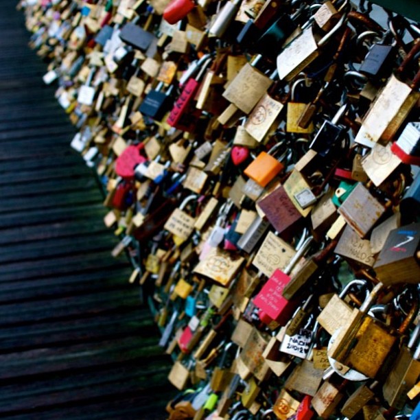 #paris#lock#bridge#france#love#lovepadlocks#cute#sweethearts#endlesslove