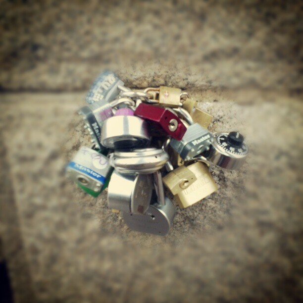 Lover's Locks #NYC #BrooklynBridge #Padlock