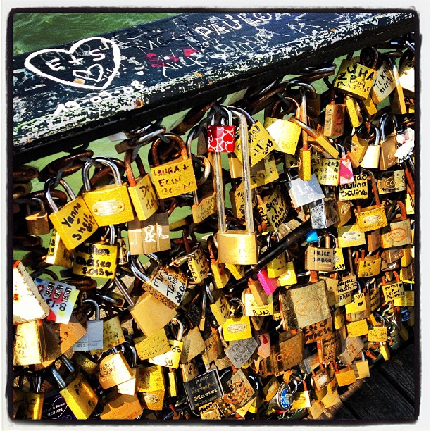 You and me II. #paris #pontdesarts #bridge #arts #pont #cadenas #locke #love #seine #eternity #momentoftheday #picoftheday #igersfrance #igers