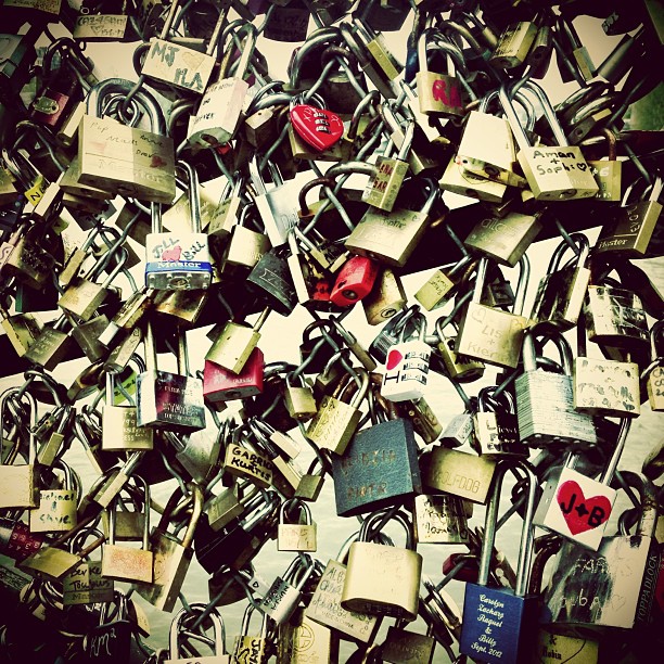 #lovelocks #paris