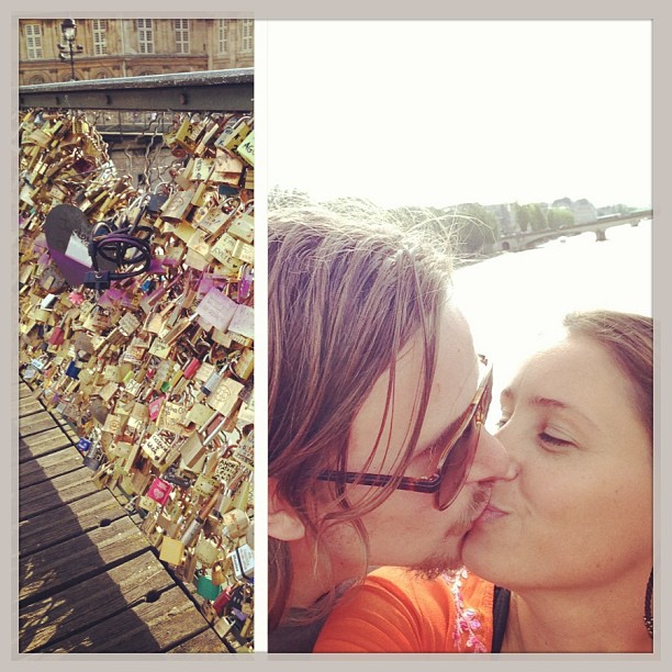 Hur många har försökt såga loss ogenomtänkta lås ? #padlocks #plouard #bridge #seine #archbridge #lovelocks #MakeLoveLocks #romanticpicoftheday #river #fence #igers #pontdesarts #webstagram #lovehim #instalove #xoxo