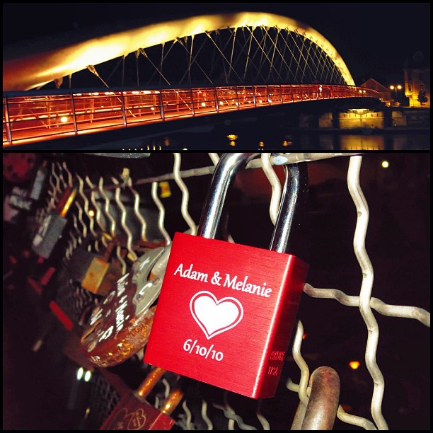 Love locked on a bridge in Krakow @thepartypunch #krakow #poland #laetusbernatekfootbridge #lovelock #makelovelocks @makelovelocks