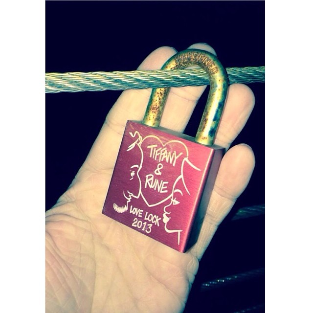 My sisters boyfriend was called out for a last minute business trip last week...to Denmark!️ I sent detailed directions to Bryggebroen where Rune and I had left our love lock in September last year and......he found it!️@bennickerune @makelovelocks #denmark #danmark #copenhagen #københavn #makelovelocks #lovelock #bryggebroen
