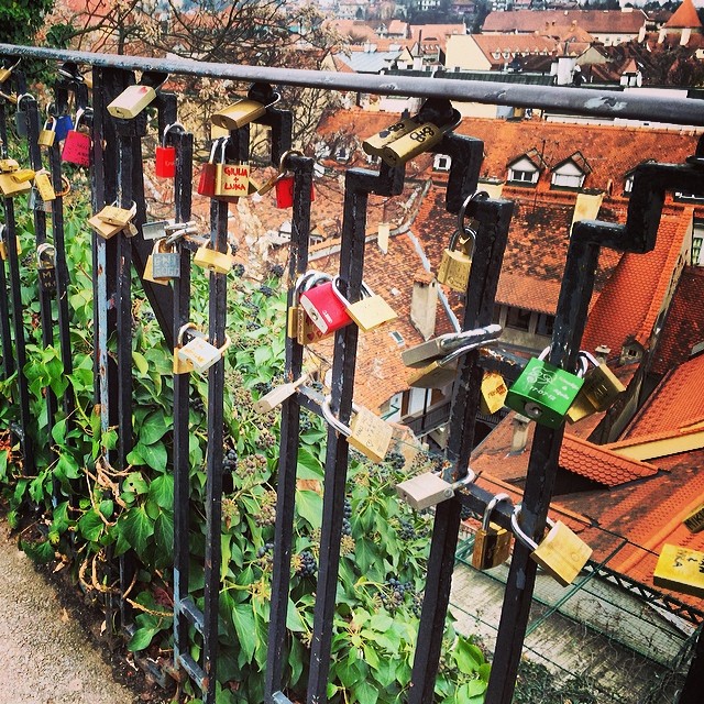 LJUBAVNI LOKOTI ZAGREBA #Lovelocks #Zagreb #croatia #hrvaska 