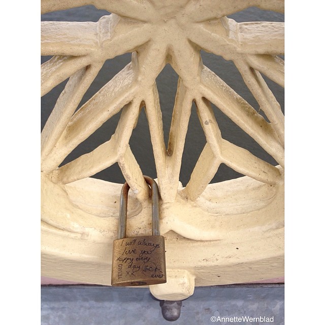 'I will always love you'
Lone love lock on Albert Bridge
February 24, 2014 <3 