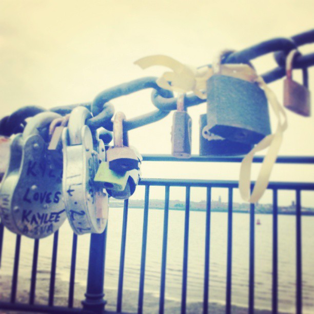Just-an-old-romantic-fool.-lovelocksliverpool-rivermersey-liverpool6