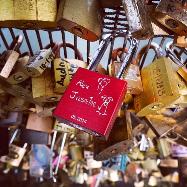 Locked-pontdesarts-lovelock-lovelockbridge-paris-france-travel-instatravel