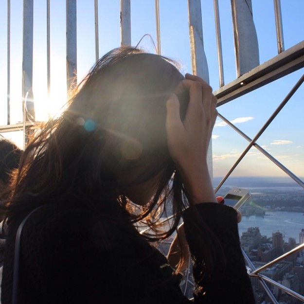 This-woman-just-finished-a-conversation-on-top-of-the-EmpireStateBuilding-with-her-man-telling-him-h