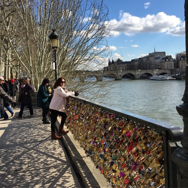 Coz-luv-needs-No-locks-If-you-are-not-too-long-i-Will-wait-here-for-you-all-my-life-LockBridge-amour1