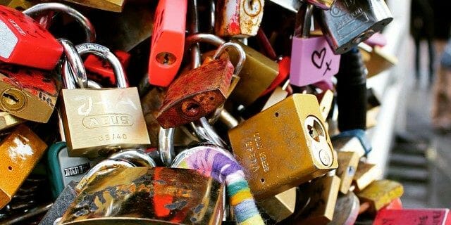 Lovelocks-at-the-Staalmeestersbrug.-amstagram-amsterdam2015-amsterdamcity-Amsterdam-amsterdamcity-am