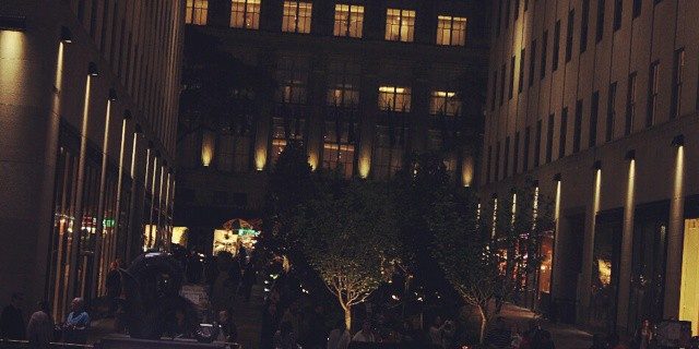 rockefellercenter-rockefellerplaza-at-night-midtown-manhattan-bigapple-newyork-travellushes-makelove