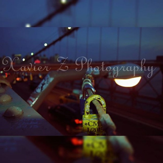 Lovelock-on-Brooklyn-Bridge-lightpost.-lovelocks-brooklynbridge-newyork-manhattan-bridge-nikon-photo