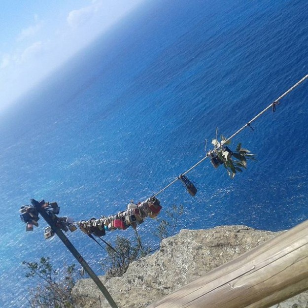 lovelocks-in-Chinque-Terre