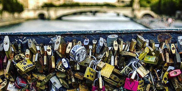 Love-Locks-Paris-By-Jorge-Sotres-2015-worldtravelbook-WebstaTravel-TheBestDestinations-ig_europe-ig_
