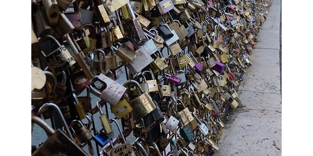 All-locked-up…-PontNeuf-Paris-France-everydayfrance-everydayparis-everybody_street-streetshot-stre