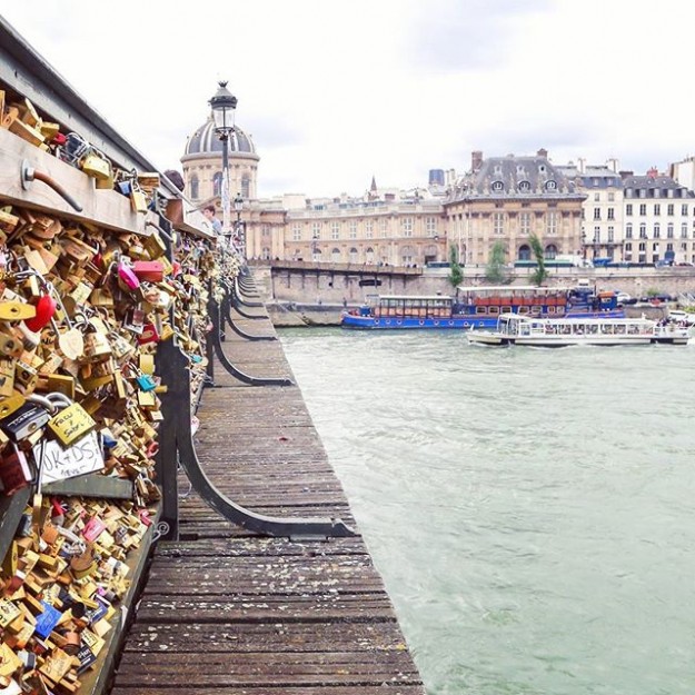1-million-locks-43-tonnes-of-love