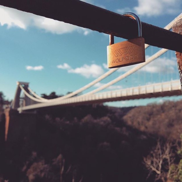 @bristol_lens-lock-up-all-your-love-and-throw-away-the-key-bristol-suspensionbridge-lovelocks-lovepa