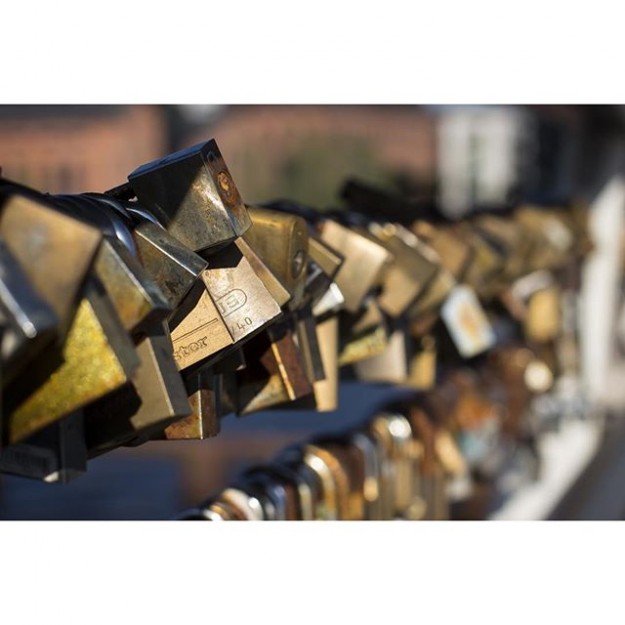 A-lot-of-locks-of-love-lock-locks-lovelocks-lovelockbridge-bryggebroen-bryggen-canon50mm14-streetpho