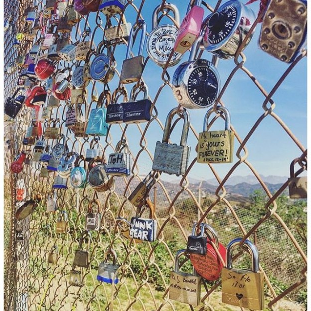 Love-lock-down.-locks-love-hearts-keys-fence-lovelocks-LA-hiking-trail-city-view-locked-hollywood-hi