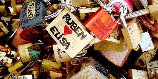 lovelockbridge-lovelocks-royalsnappingartists-Rome-Roma-Italy-makelovelocks-jj_texture-jj_indetail-i