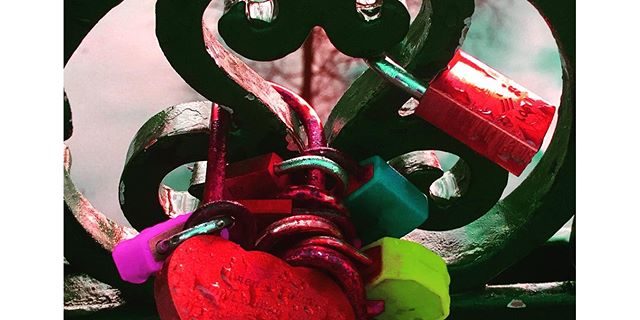 Amor-e-ponte-que-une-dois-coracoes-Love-is-a-bridge-that-connects-two-hearts-️-Quote-from-my-mi